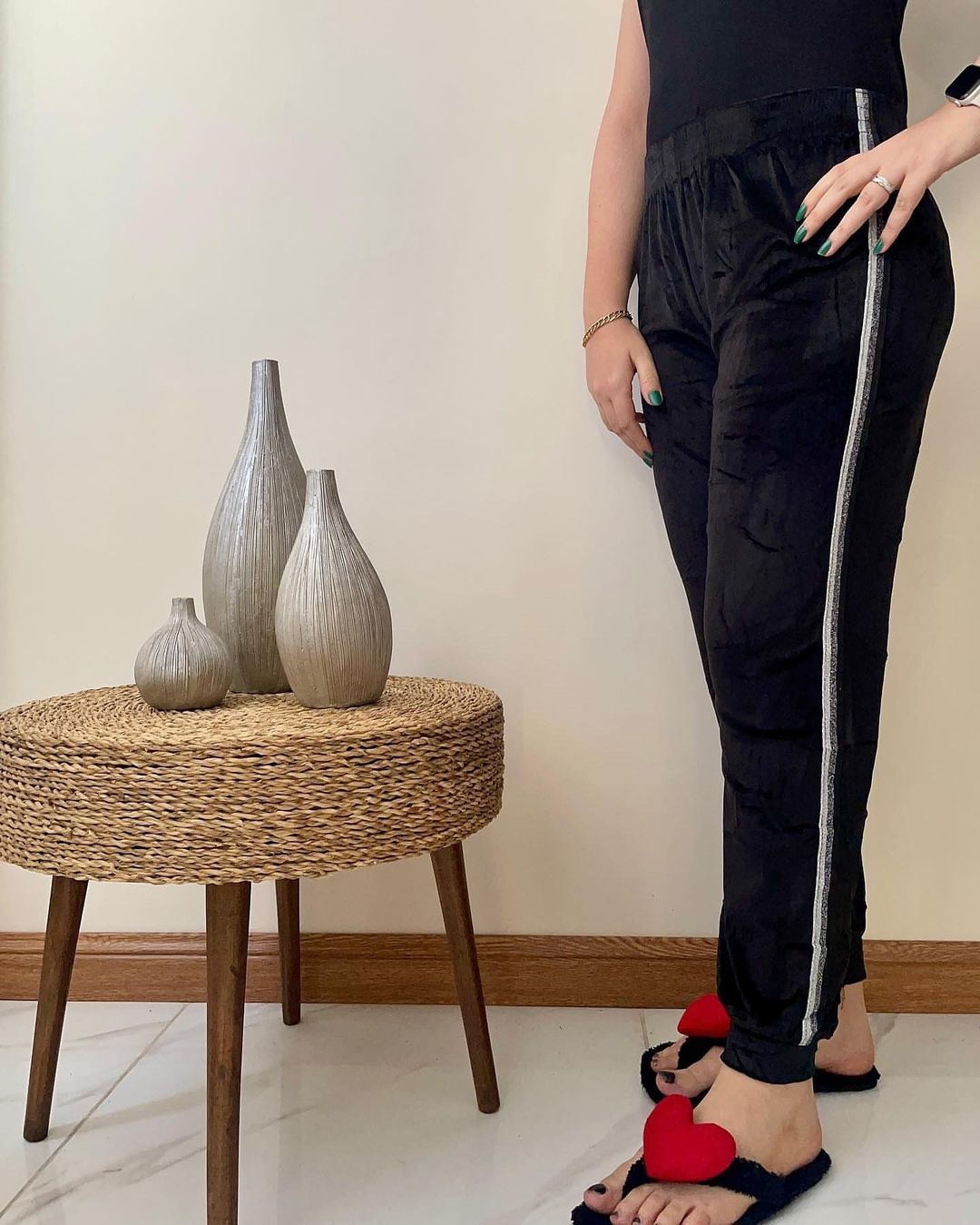 شلوار مخمل خارجی بغل نوار لمه زنانه